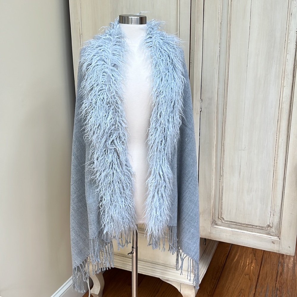 2 Chic Gorgeous Light Gray Wrap - image 6